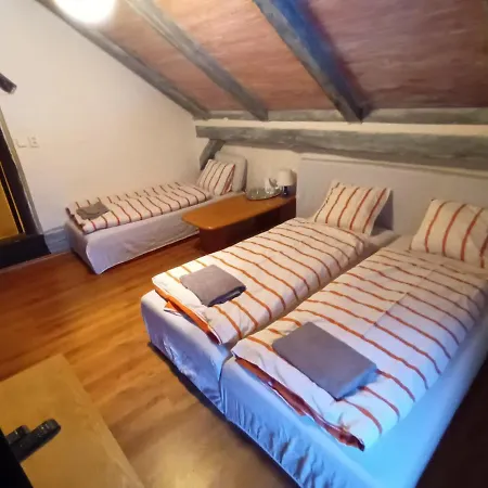Honcuv Dum Guest house *